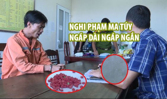 Nghi phạm ma túy ngáp dài, ngáp ngắn trong đồn công an